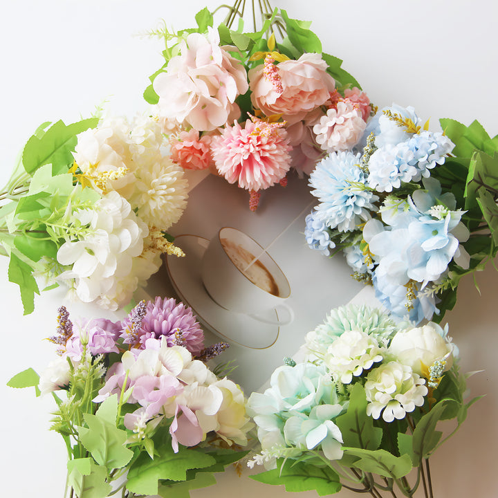 Realistischer künstlicher Blumenstrauß