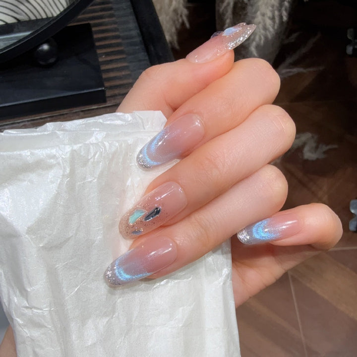 Stilvolle Nagelkunst Karnz