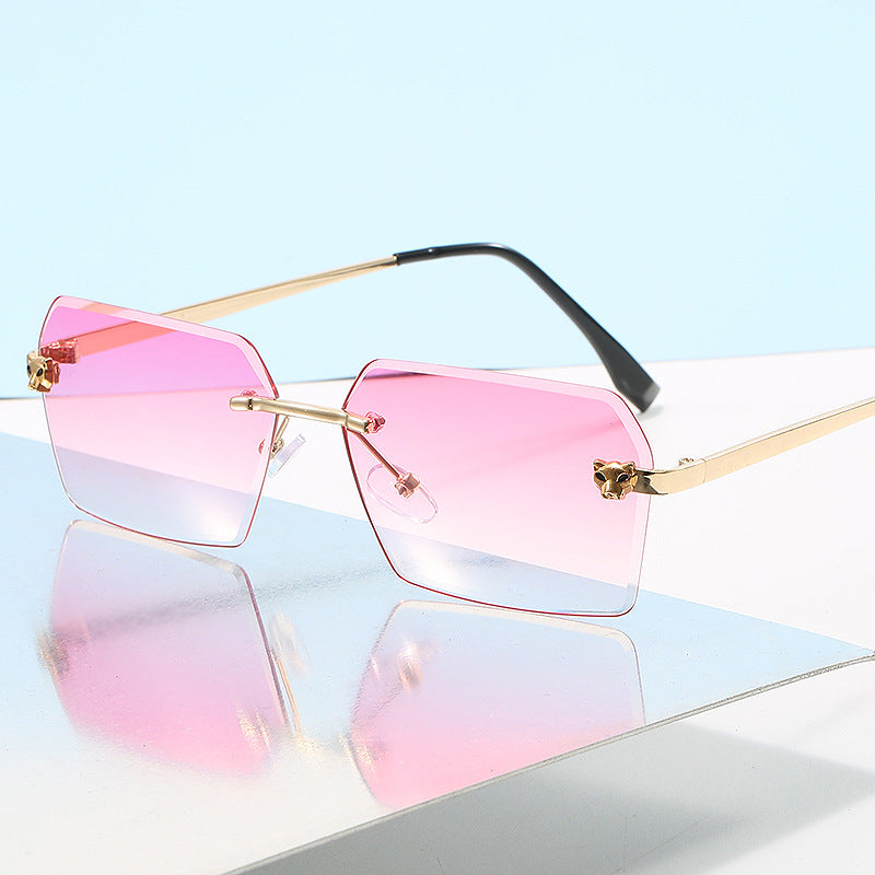 Damen modische quadratische Sonnenbrille mit elegantem Metallrahmen Karnz