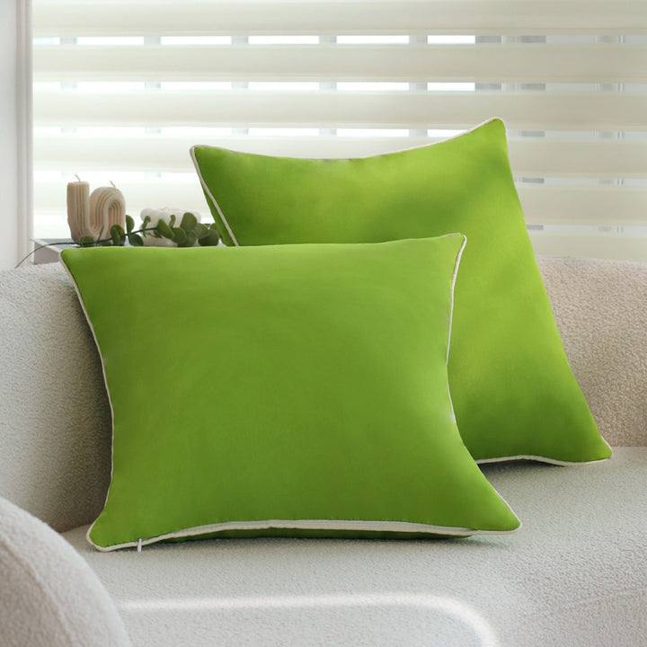 Quadratischer Soft‑Touch Kissenbezug mit kontrastierender Paspel und verdecktem Reißverschluss Karnz