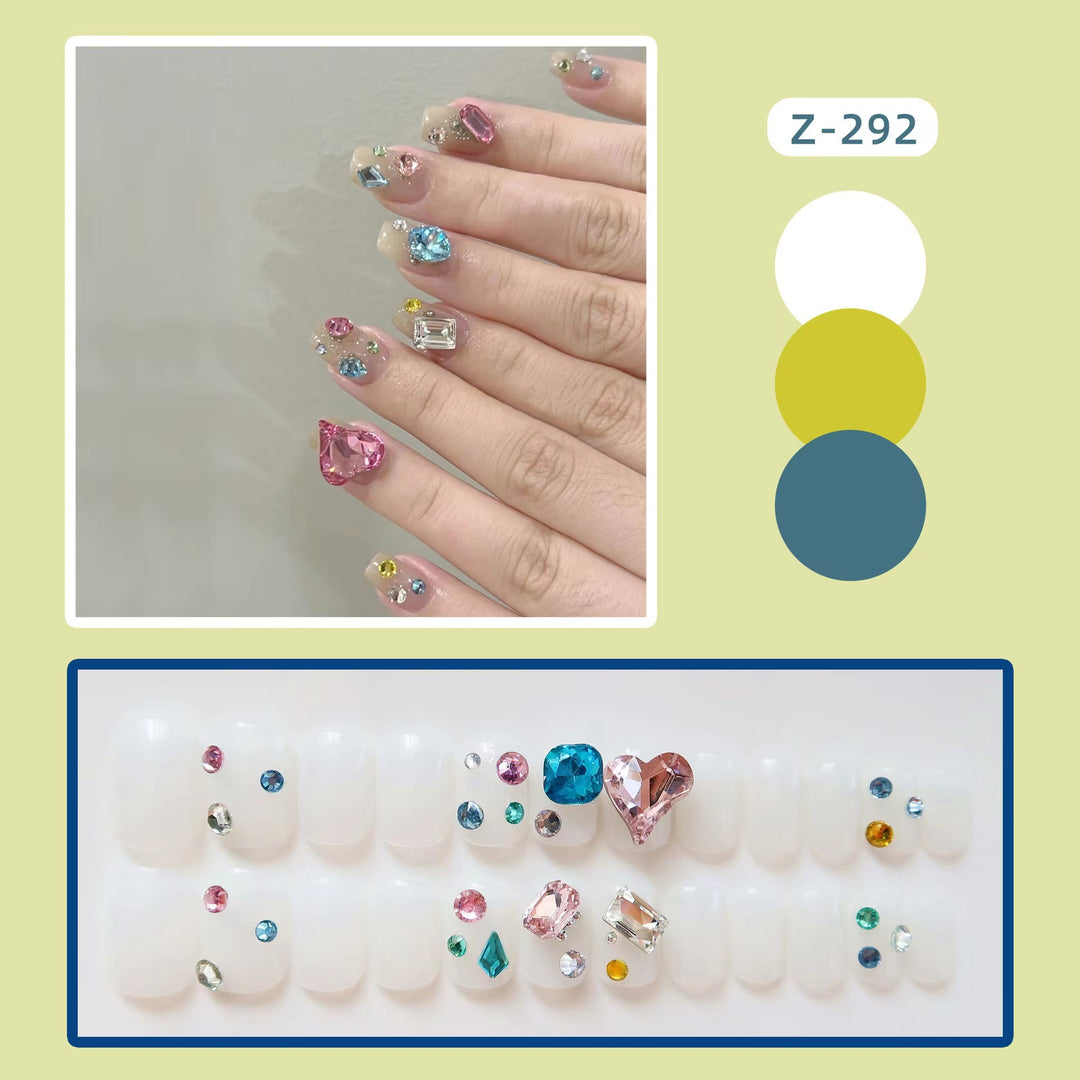 Glamouröses Press-On Nagelkunst-Set mit Strassakzenten