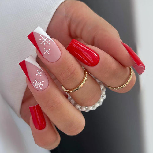 Kunstvolle Nagelgestaltung im winterlichen Stil Karnz