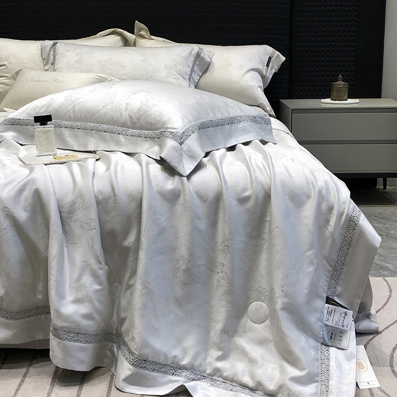 Luxuriöses Satin-Bettwäsche-Set mit Spitzenbordüre und feiner Steppverzierung