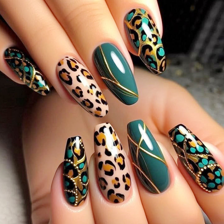 Exotische Tierdruck Stiletto Nagelkunst Extensions Karnz