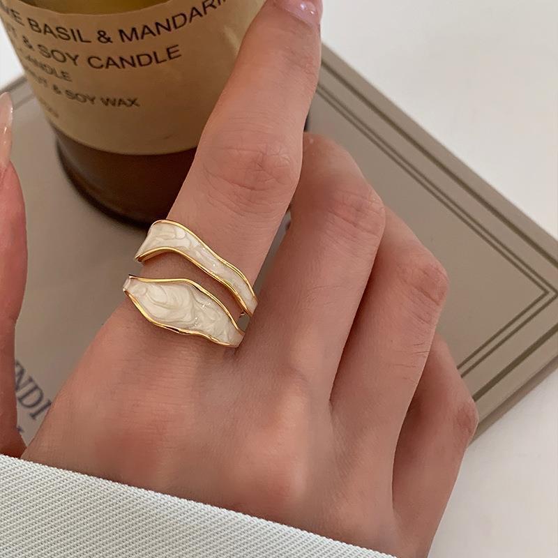 Eleganter Doppelring mit Organischem Design Karnz