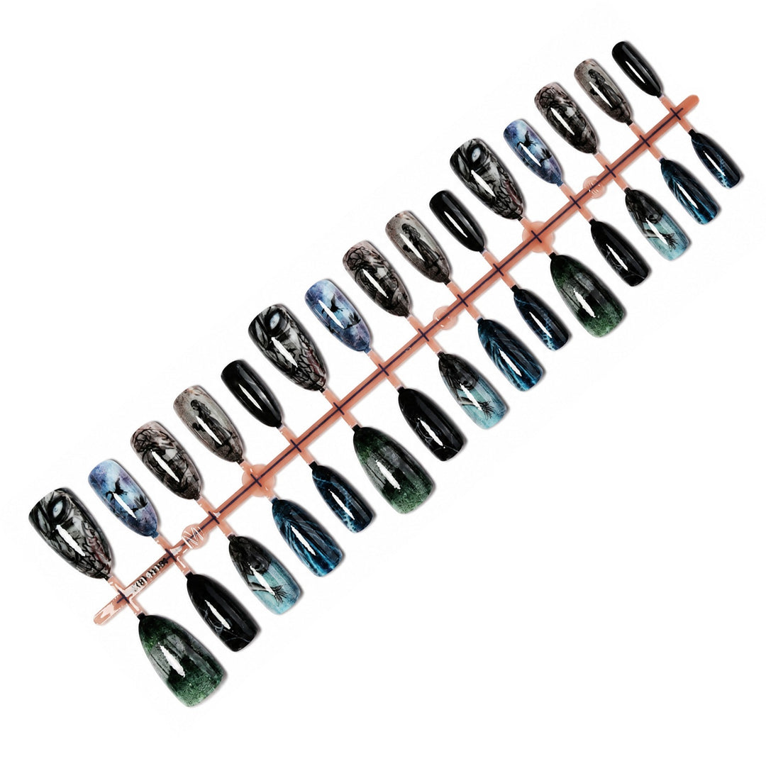 Kunstnagelset mit kreativen und fantasievollen Designs Karnz