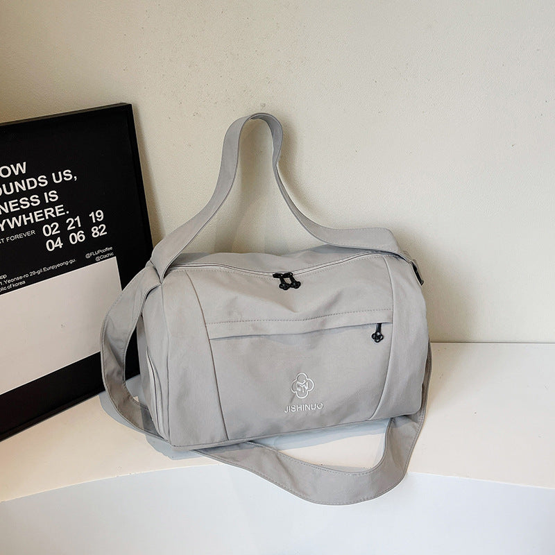 Stylische leichte Duffel Karnz
