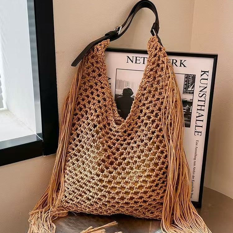 Damen Makramee Handtasche mit fransigen Details Karnz