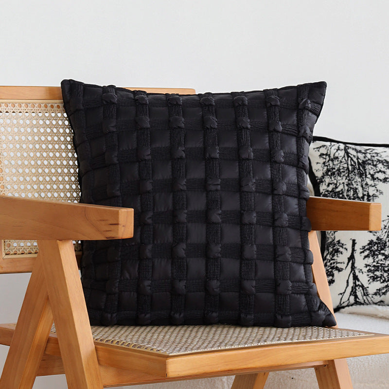 Dekoratives Wohnkissen mit feinem Jacquard-Baumdruck und Samtpaspel Karnz