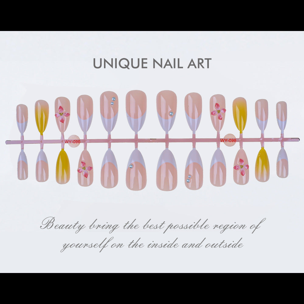 Elegantes Press-On Nagelkunst-Set Karnz