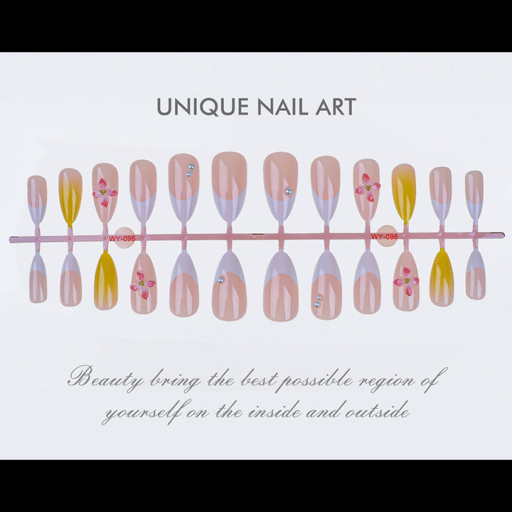 Elegantes Press-On Nagelkunst-Set Karnz