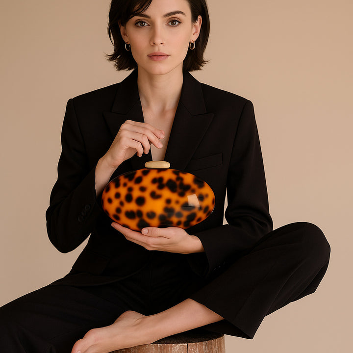 Künstlerische ovale Acryl-Clutch