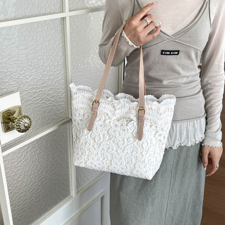 Elegante Tasche mit Spitzen-Detail