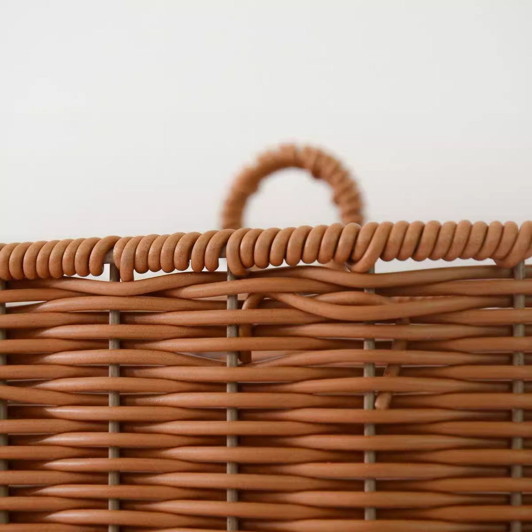 Handgewebter Weidenkorb mit Tiermotiv Karnz