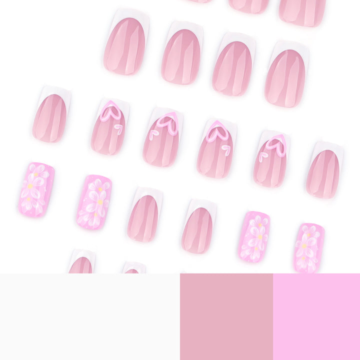 Premium Nageldesign mit Blumenmotiven Karnz