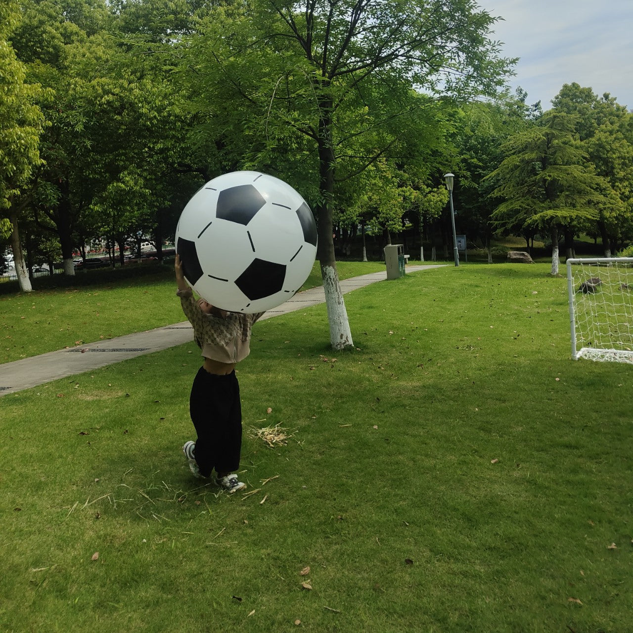 Unisex Aufblasbarer Fußballspielball mit großem Durchmesser Karnz