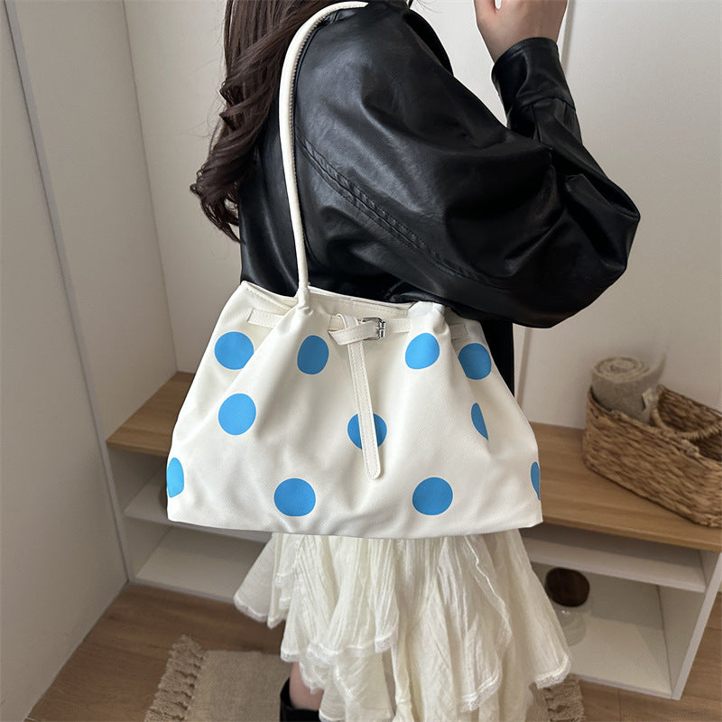 Stylische gepunktete Tragetasche
