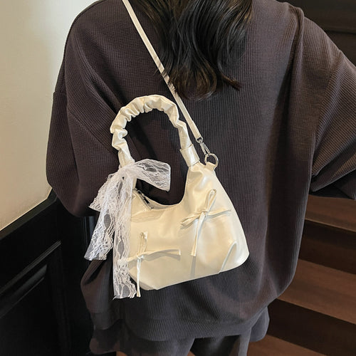 Elegante Satin-Handtasche Karnz