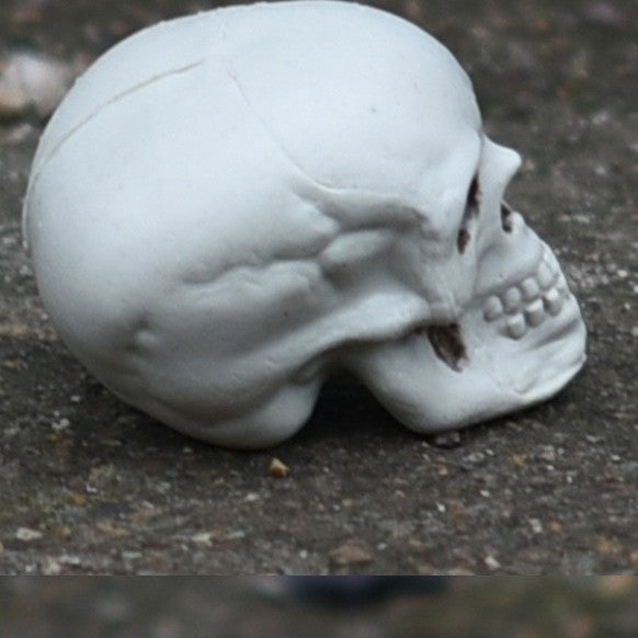 Dekorative Mini-Schädel-Figur Karnz