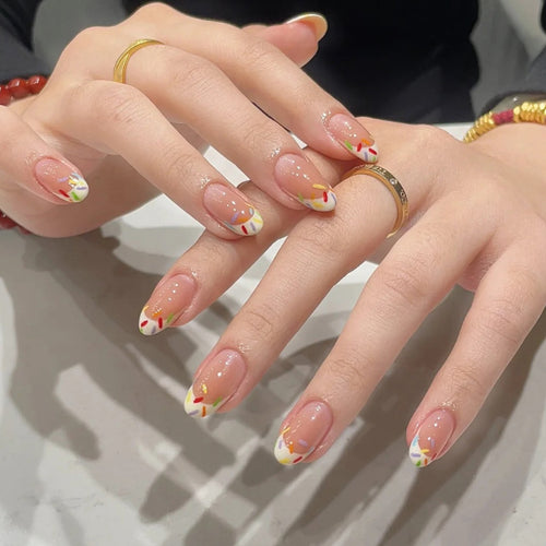 Künstlerische French Tip Nagelkunst Karnz