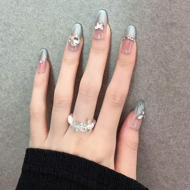 Elegante 3D-verzierte Press-On Nagelkünste Karnz