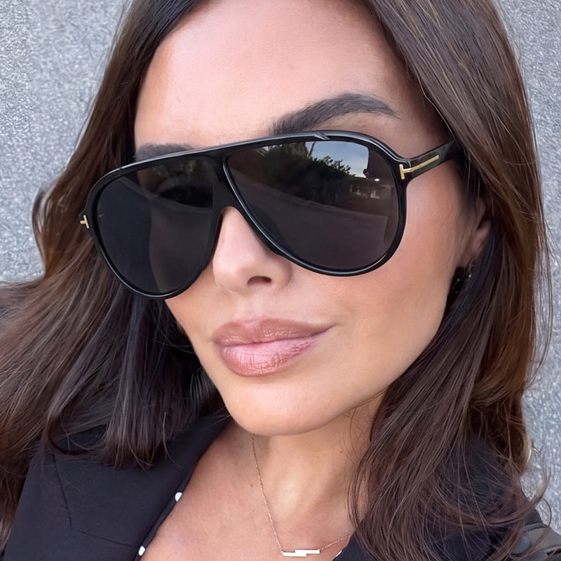 Damen große Sonnenbrille mit modernem Design und schützenden Gläsern Karnz