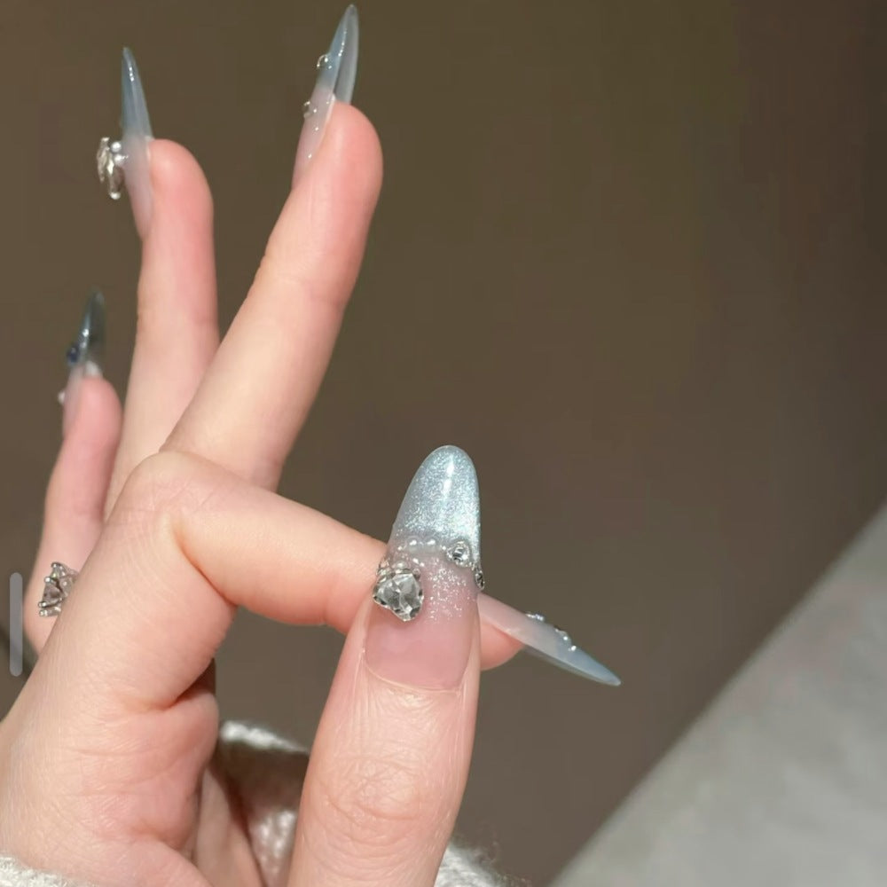 Glamouröse Nagelspitzen Karnz