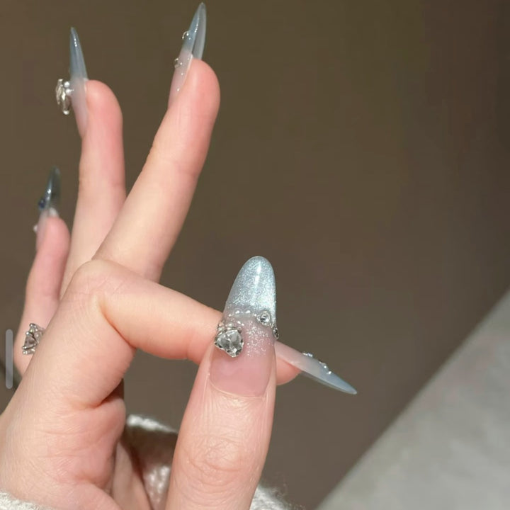 Glamouröse Nagelspitzen Karnz