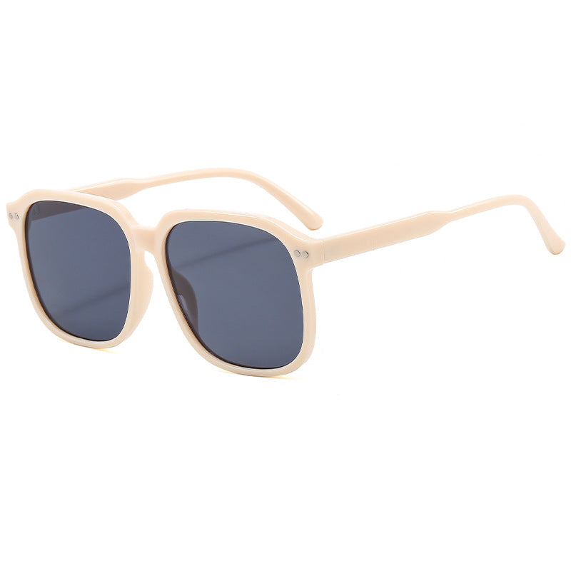 Damen quadratische Sonnenbrille mit modernem Kunststoffgestell Karnz