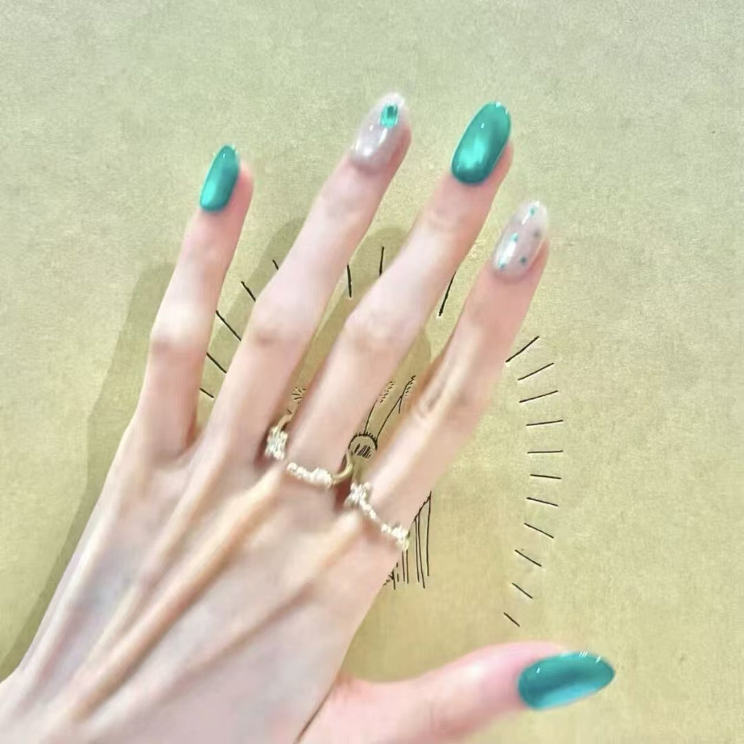 Stylisches Press-On Nail Art Set Karnz