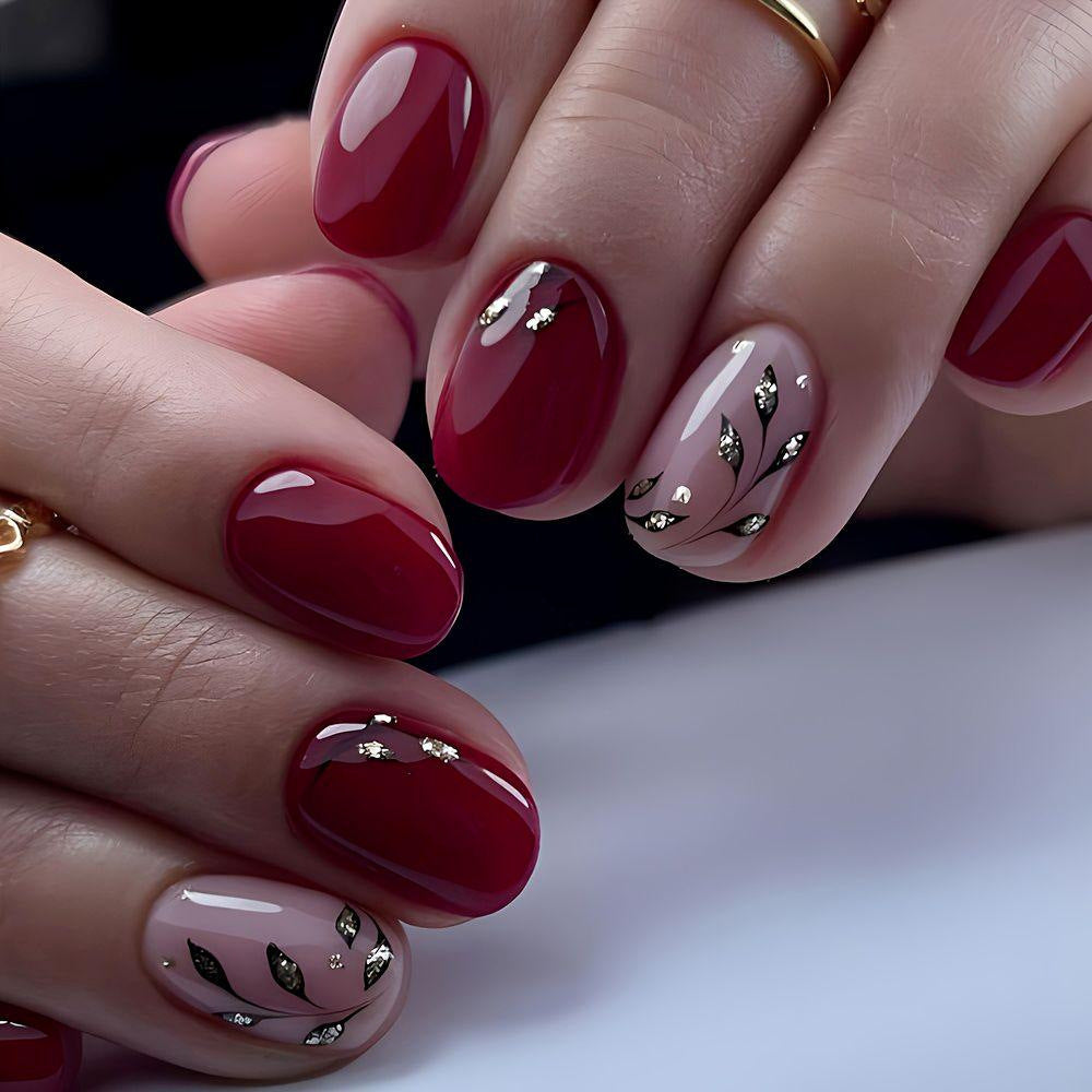 Elegante dekorative Nagelkunst Karnz