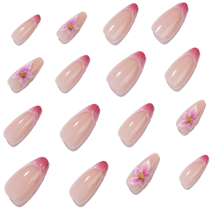 Kunstvolle Nagelverlängerungen mit Blumenakzenten Karnz
