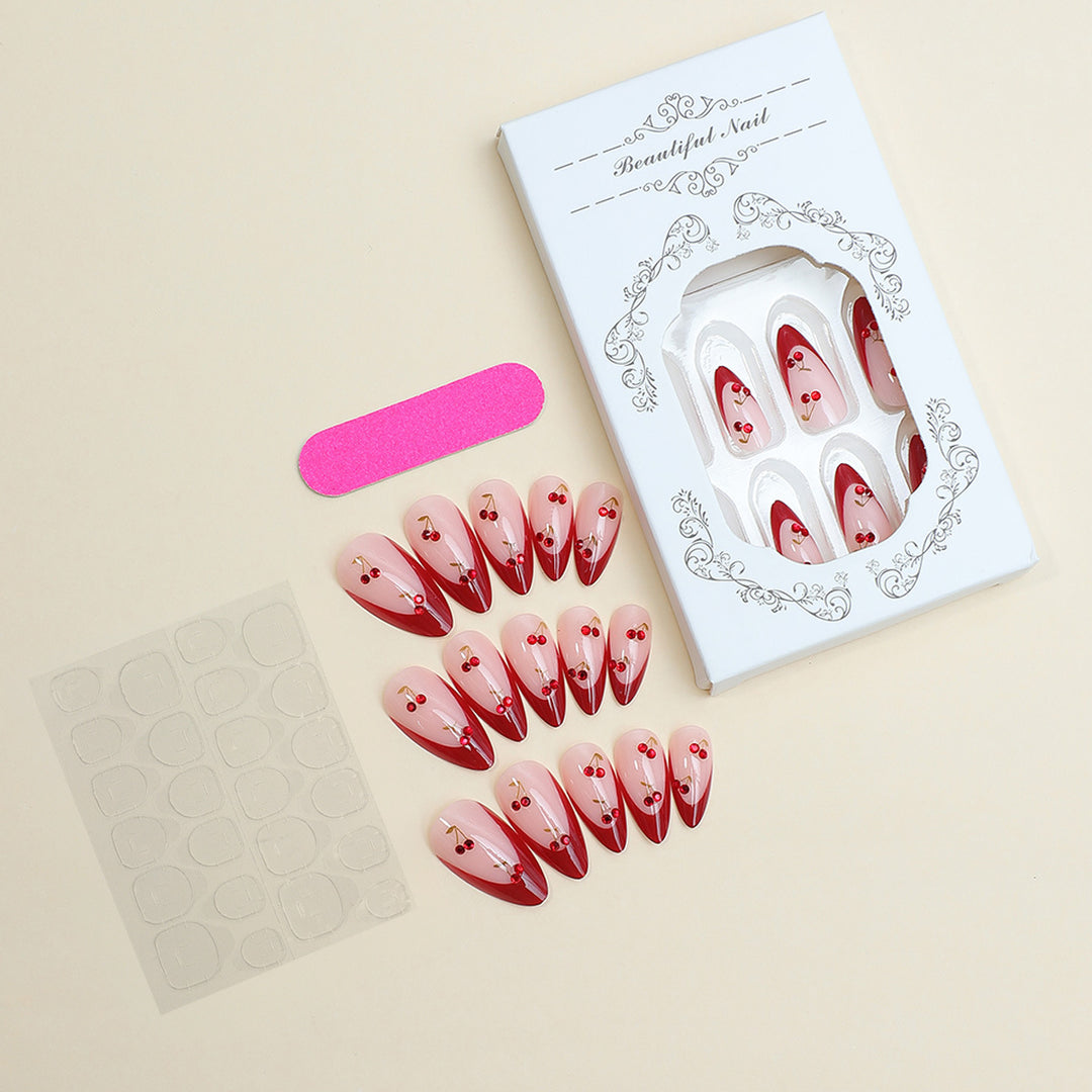 Kunstnagelset mit fruchtigem Kirschdesign Karnz