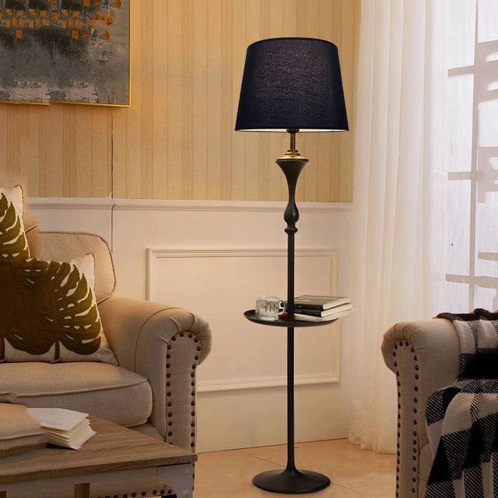Klassische Stehlampe