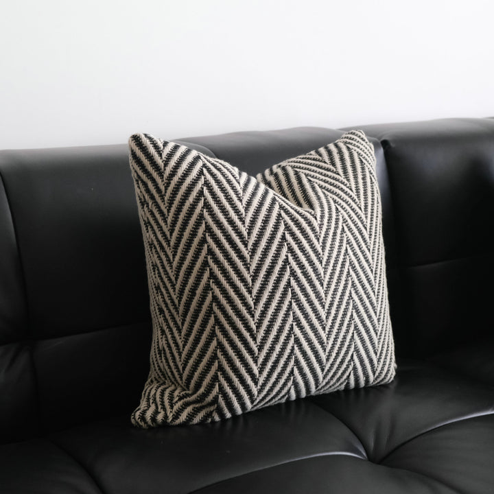 Strukturierter Chevron-Muster-Wurfkissen