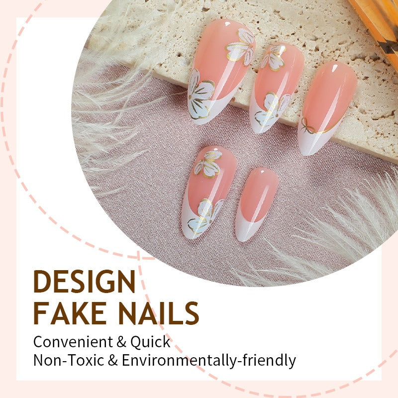 Kunstnagelset mit stylischen Blumen- und französischen Spitzen Designs Karnz