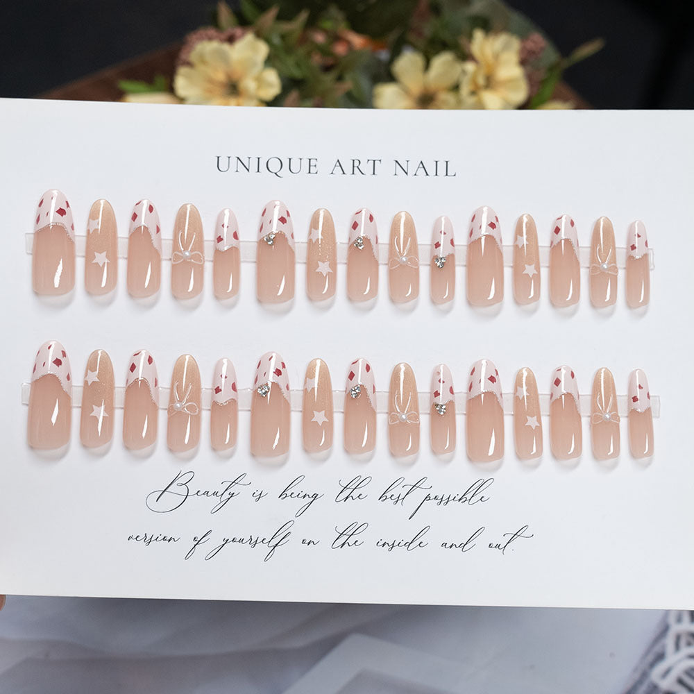 Künstlerisches dekoratives Press-On-Nagelset
