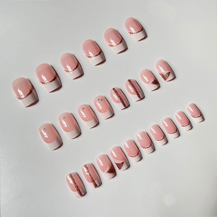 Elegantes French Tip Nagelkunst Set Karnz 1789915033