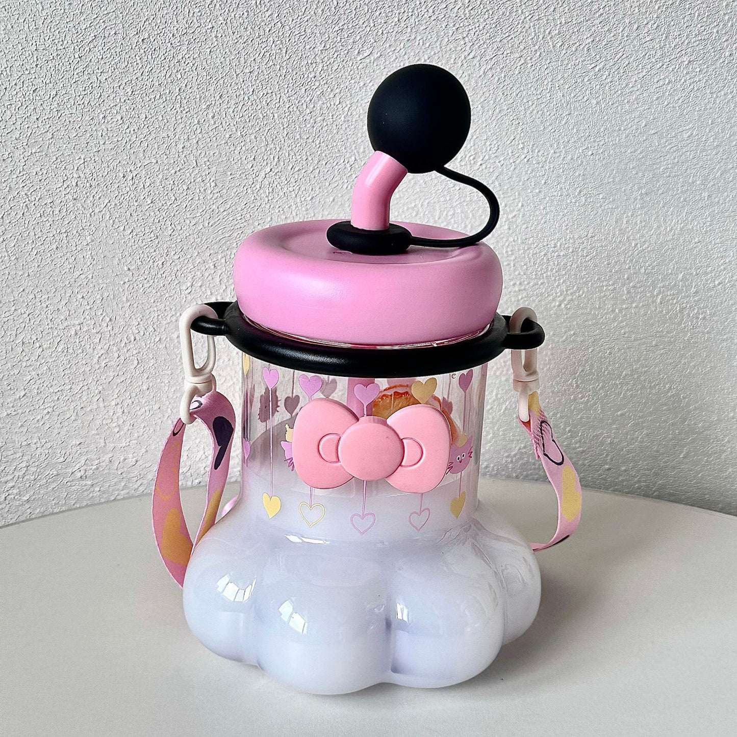 Damen Trinkflasche mit integriertem Silikontragegriff und verspieltem Design Karnz