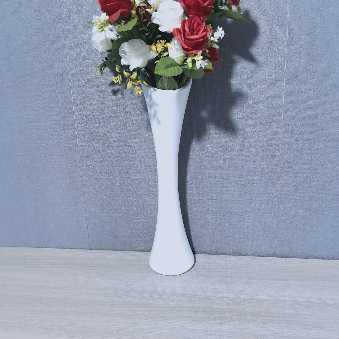 Elegante skulpturale Bodenvase Karnz