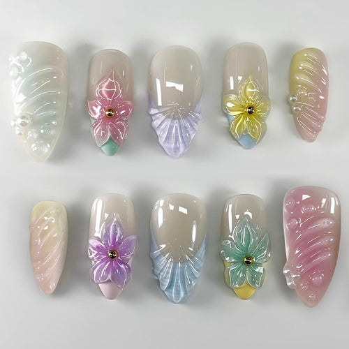 Dekoratives florales Nagelkunst Press-On-Set Karnz