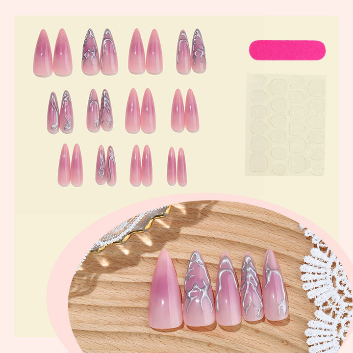 Künstlerisches Press-On Nagelset mit dekorativem Marmor und glänzenden Akzenten Karnz