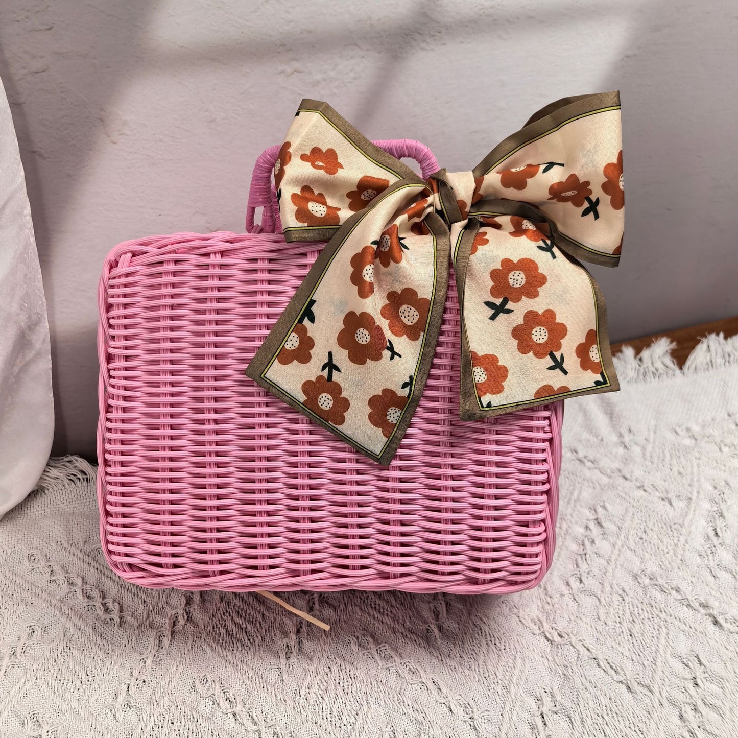 Damen eleganter Handtasche aus geflochtenem Material Karnz