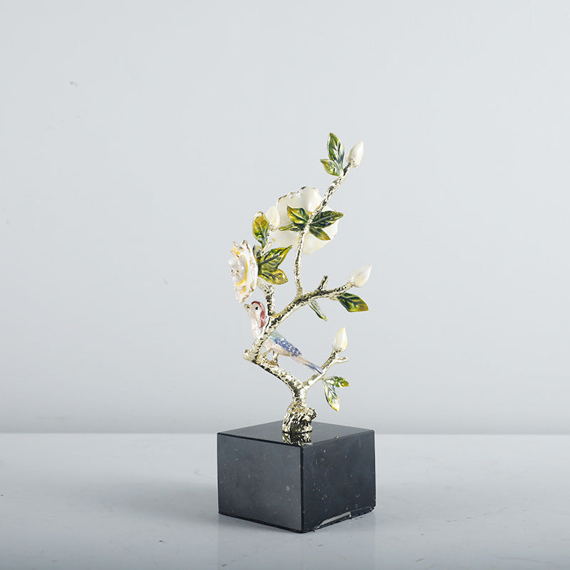 Dekorative Vogel- und Blumenskulptur