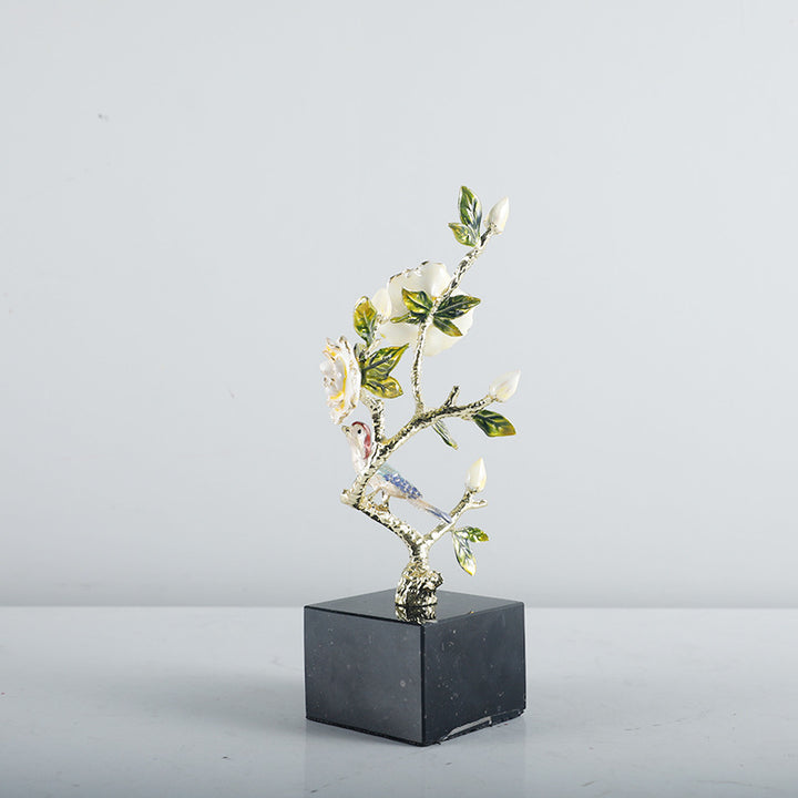 Dekorative Vogel- und Blumenskulptur