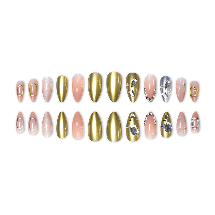 Elegante mit Strass verzierten Nagelkunstverlängerungen Karnz