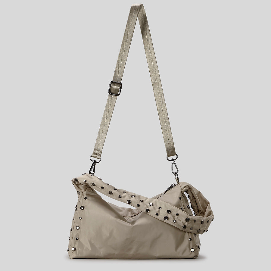 Nieten Hobo Tasche