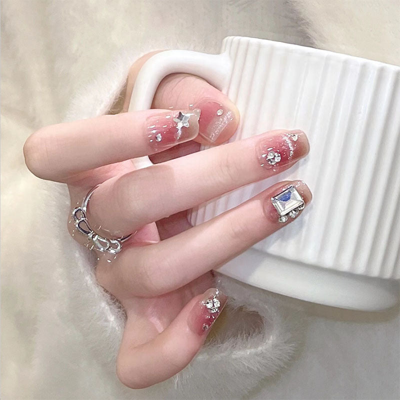 Edelstein-Beschmückte Nagelkunst