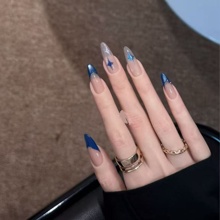 Glamouröse Gel-Nagelkunstverlängerungen Karnz