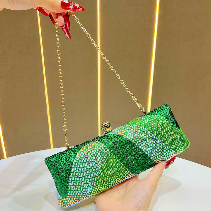 Glamouröse mit Strass besetzte Clutch